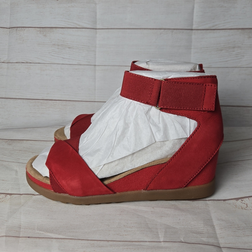 Earth Origins Carolina Wide Red Sandals Women Size 9